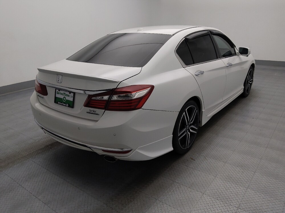 2016 Honda Accord in Independence, MO 64055 - 18128303 9