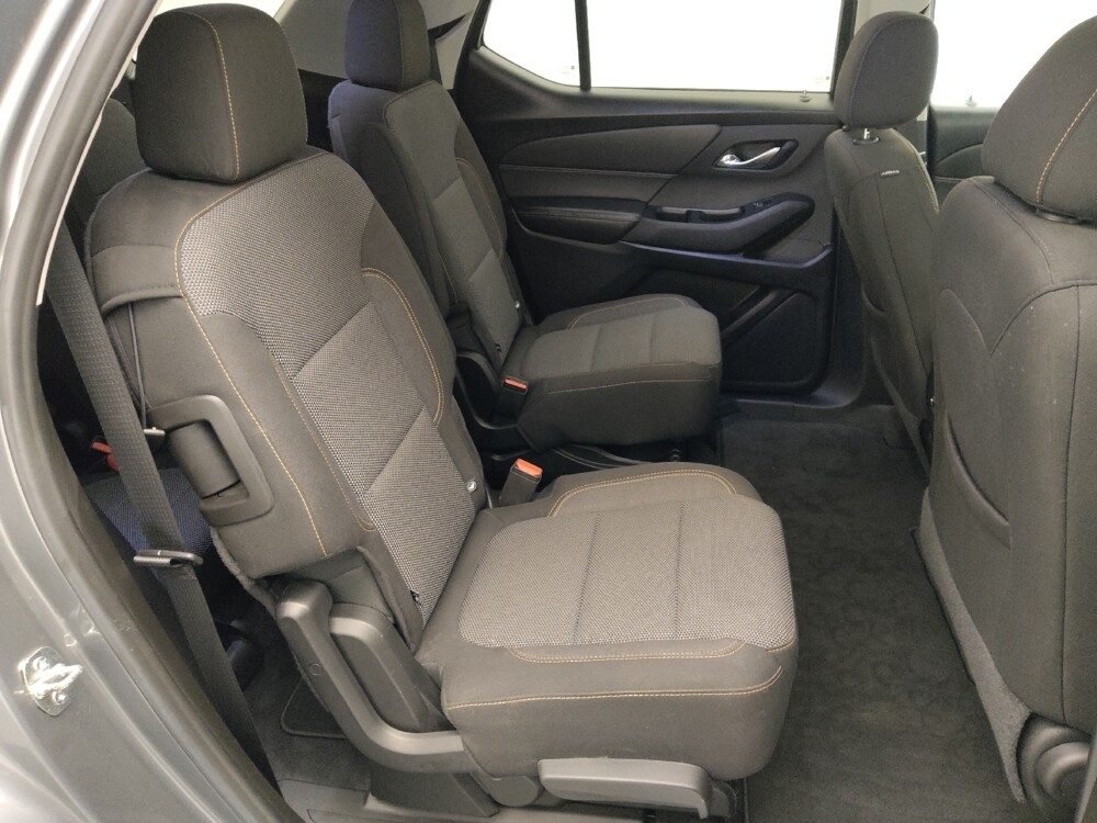 2019 Chevrolet Traverse in Topeka, KS 66611 - 18128304 19