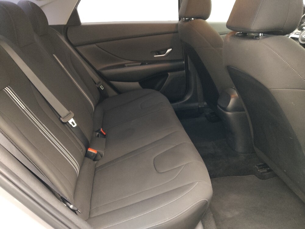 2022 Hyundai Elantra in Gladstone, MO 64118 - 18128306 19