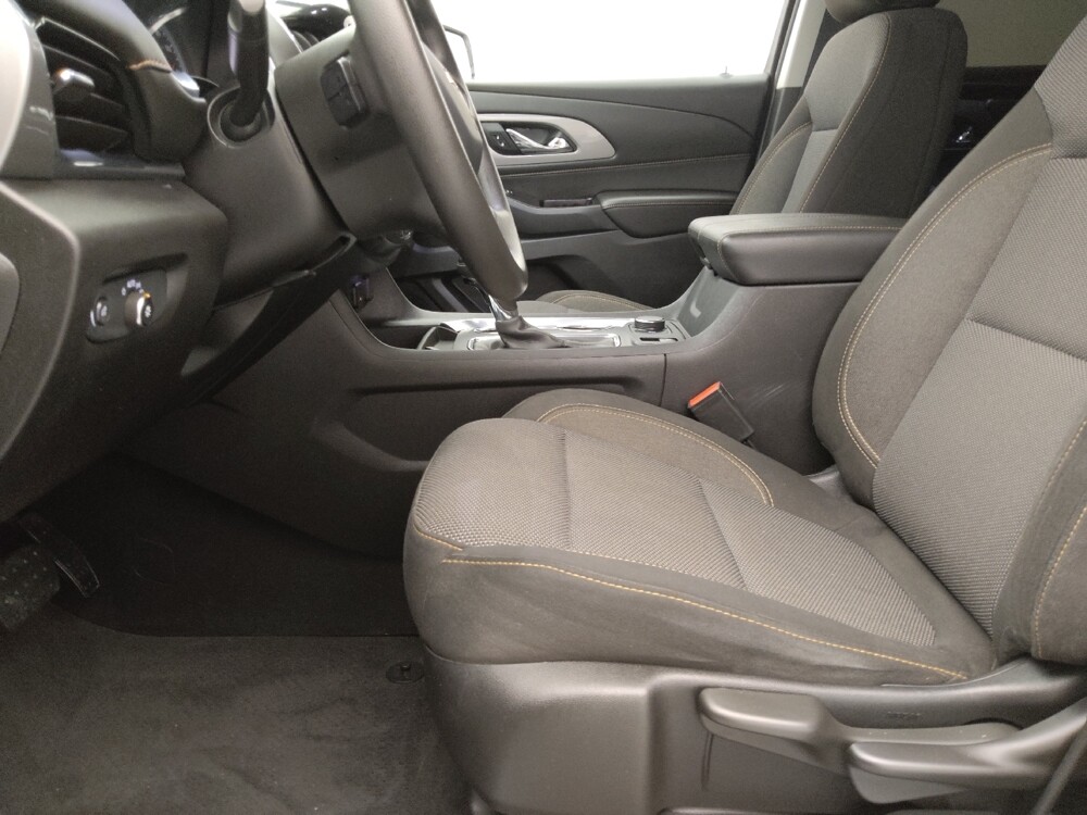 2020 Chevrolet Traverse in Gladstone, MO 64118 - 18128320 17