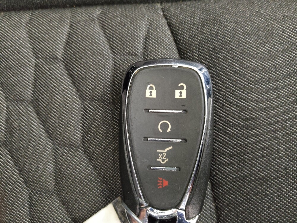 2019 Chevrolet Equinox in Mishawaka, IN 46545 - 18128324 32