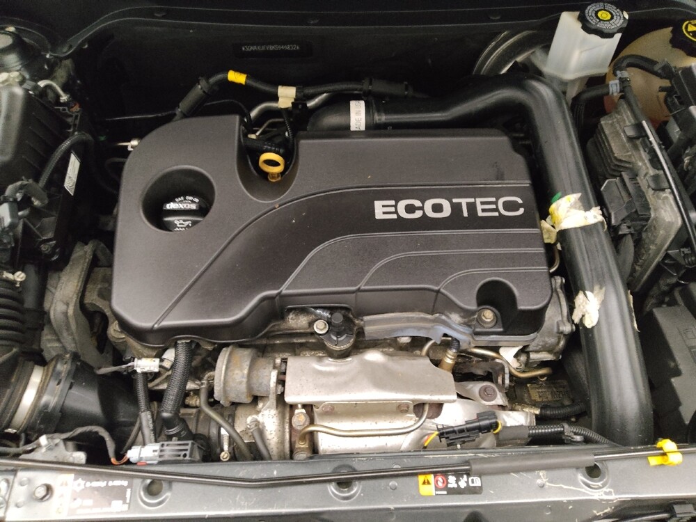 2019 Chevrolet Equinox in Mishawaka, IN 46545 - 18128324 30