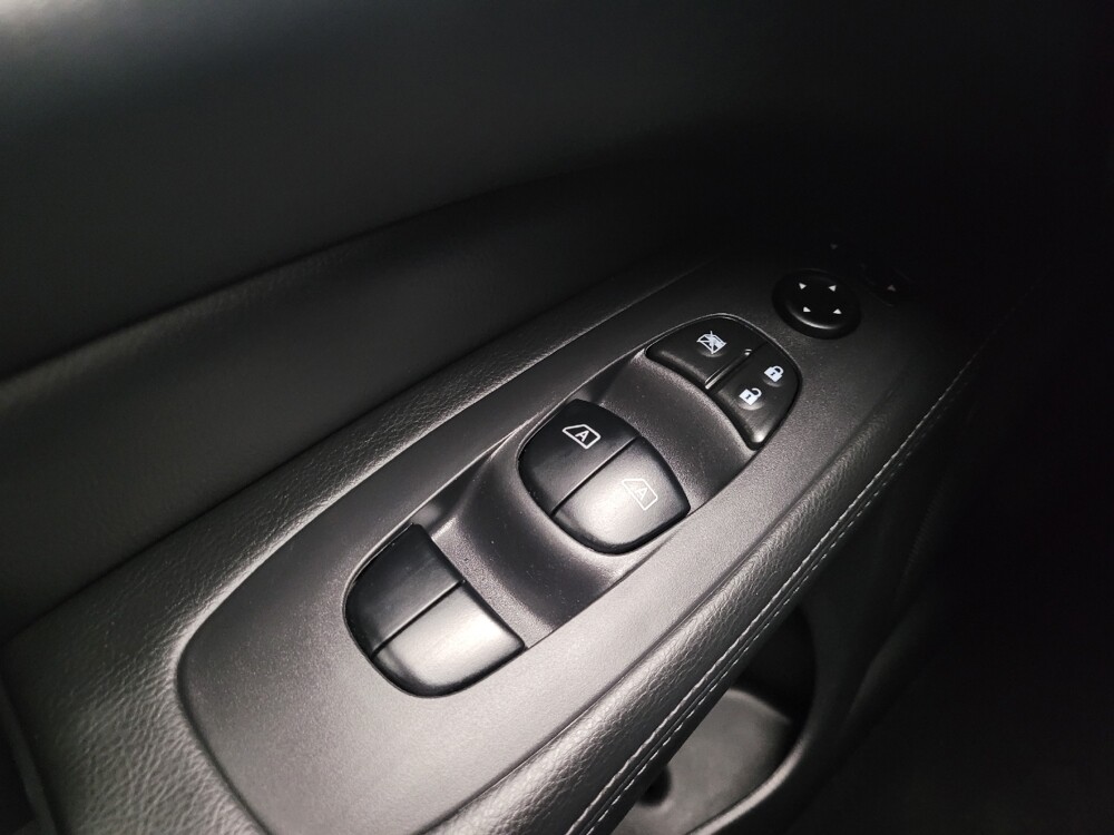 2018 Nissan Pathfinder in Taylor, MI 48180 - 18128335 27