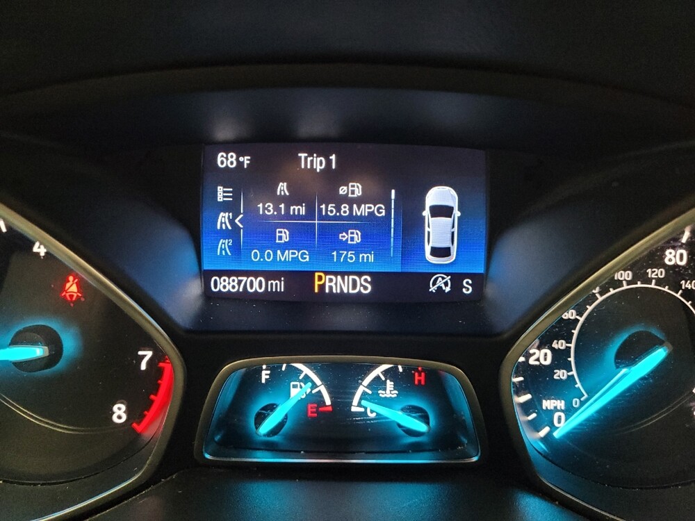 2017 Ford Escape in Taylor, MI 48180 - 18128338 23