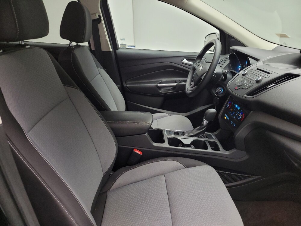 2017 Ford Escape in Taylor, MI 48180 - 18128338 19