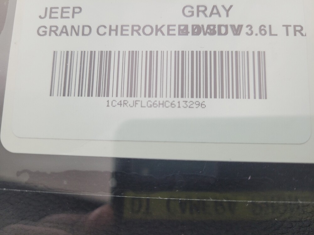 2017 Jeep Grand Cherokee in Grand Rapids, MI 49508 - 18128342 33