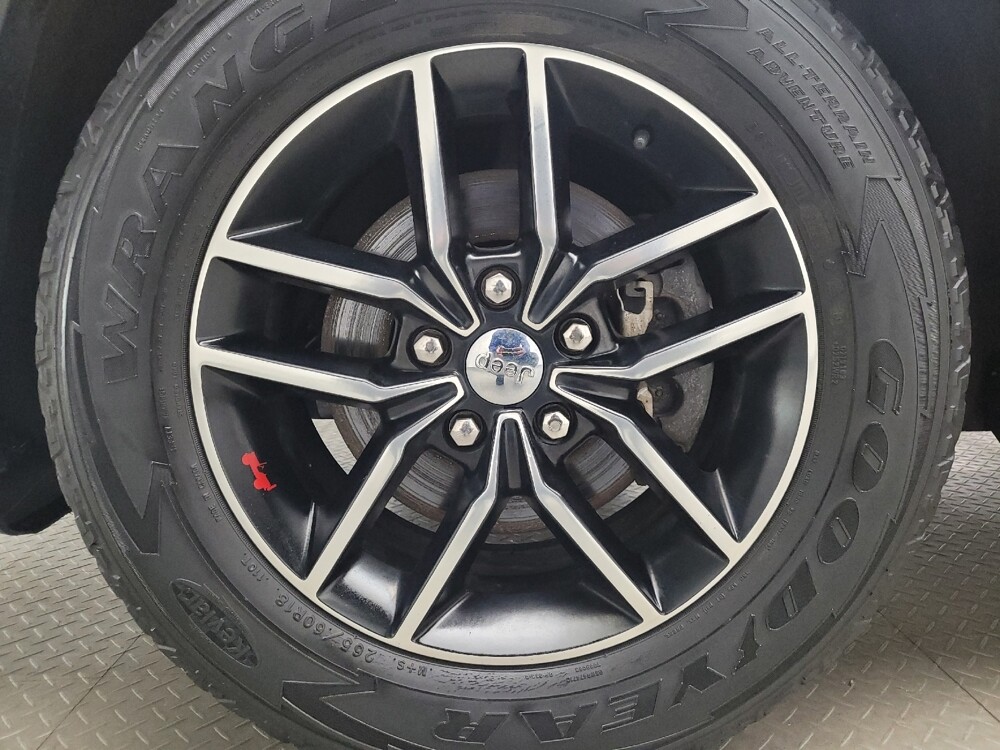 2017 Jeep Grand Cherokee in Grand Rapids, MI 49508 - 18128342 31