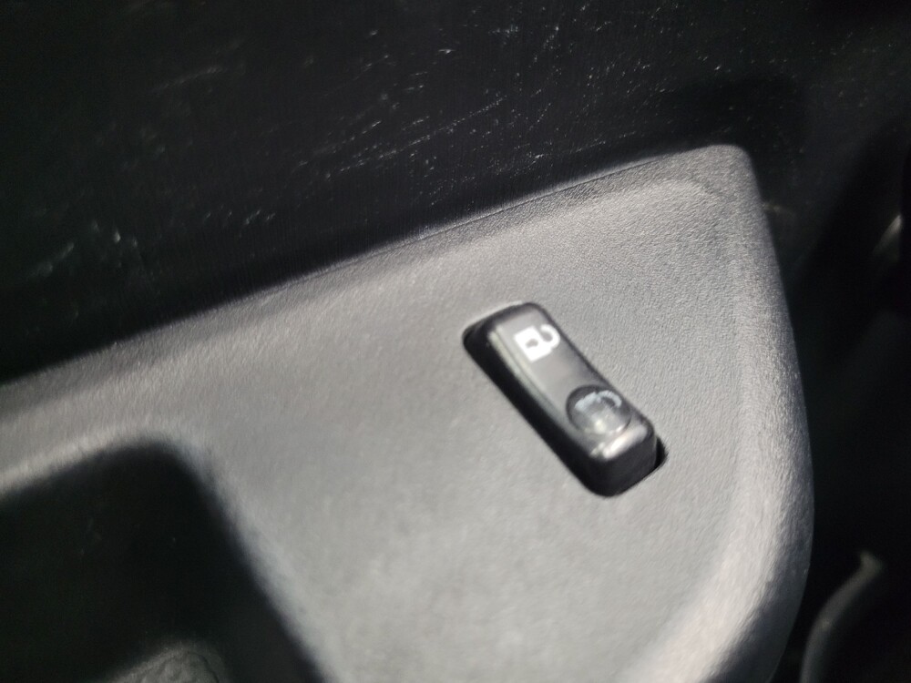 2014 Toyota Yaris in Ft Wayne, IN 46805 - 18128344 27