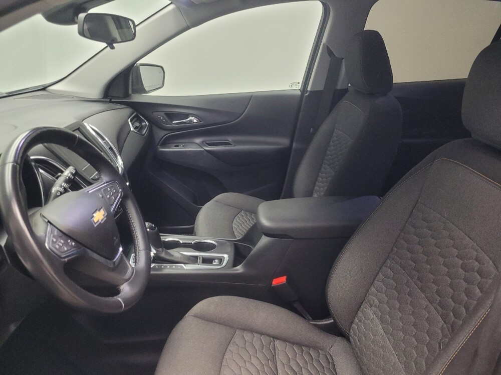 2020 Chevrolet Equinox in Indianapolis, IN 46219 - 18128346 17