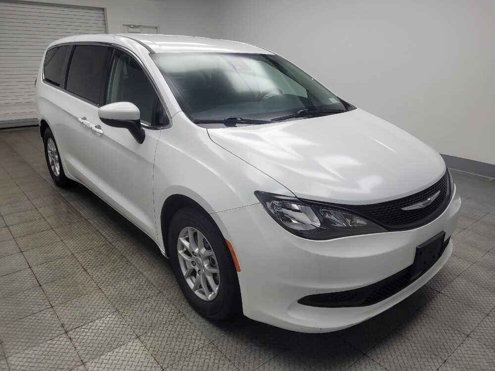 2023 Chrysler Voyager in Ft Wayne, IN 46805 - 18128347 13