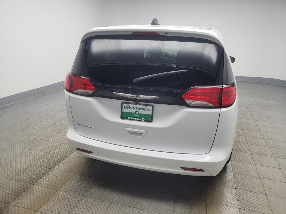 2023 Chrysler Voyager in Ft Wayne, IN 46805 - 18128347 7