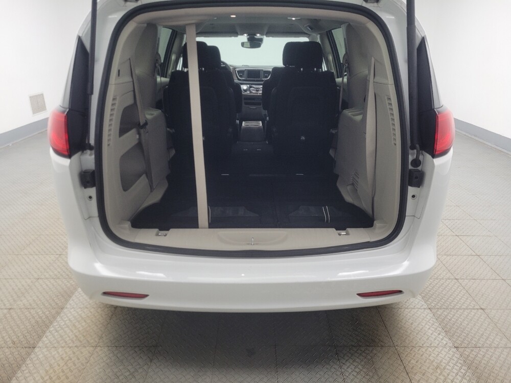 2023 Chrysler Voyager in Ft Wayne, IN 46805 - 18128347 29