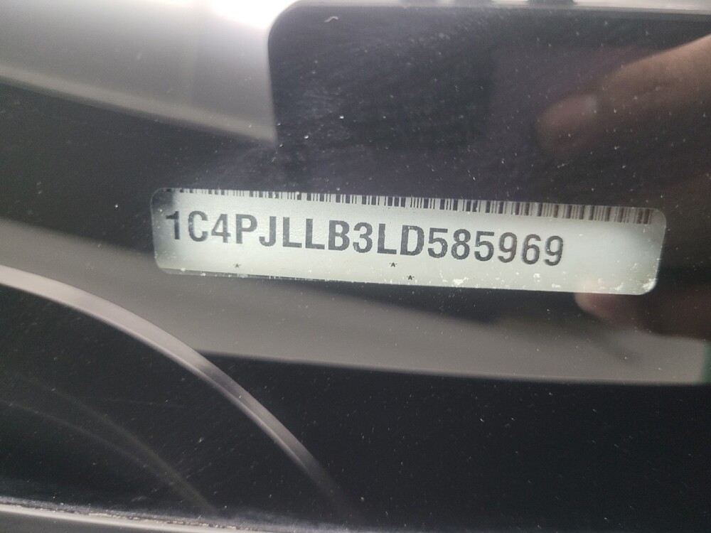 2020 Jeep Cherokee in Indianapolis, IN 46222 - 18128349 33