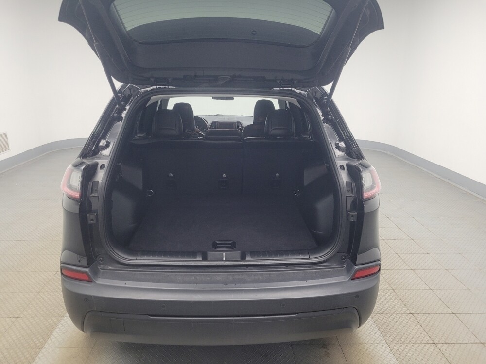 2020 Jeep Cherokee in Indianapolis, IN 46222 - 18128349 29