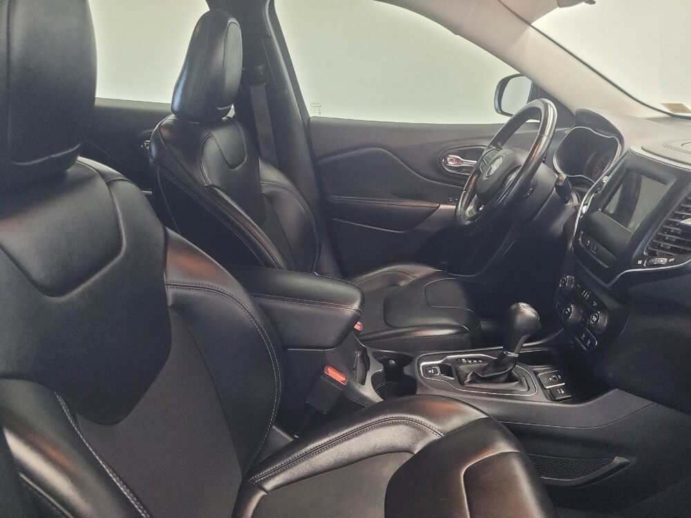 2020 Jeep Cherokee in Indianapolis, IN 46222 - 18128349 21