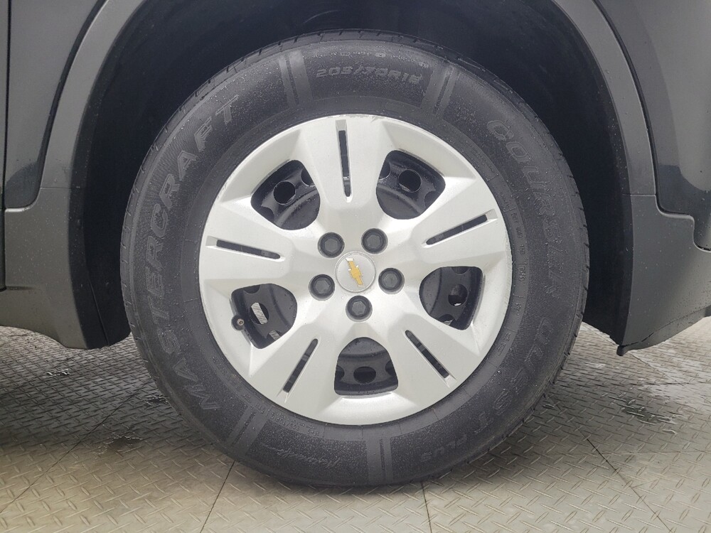 2019 Chevrolet Trax in Highland, IN 46322 - 18128350 31