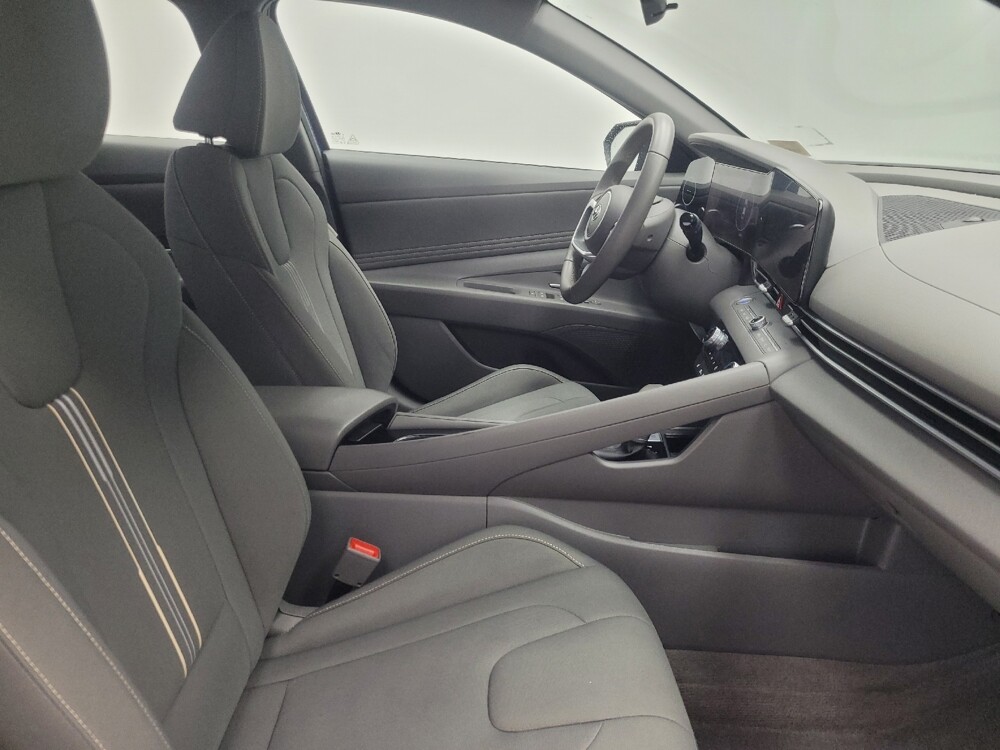 2023 Hyundai Elantra in Indianapolis, IN 46222 - 18128354 21