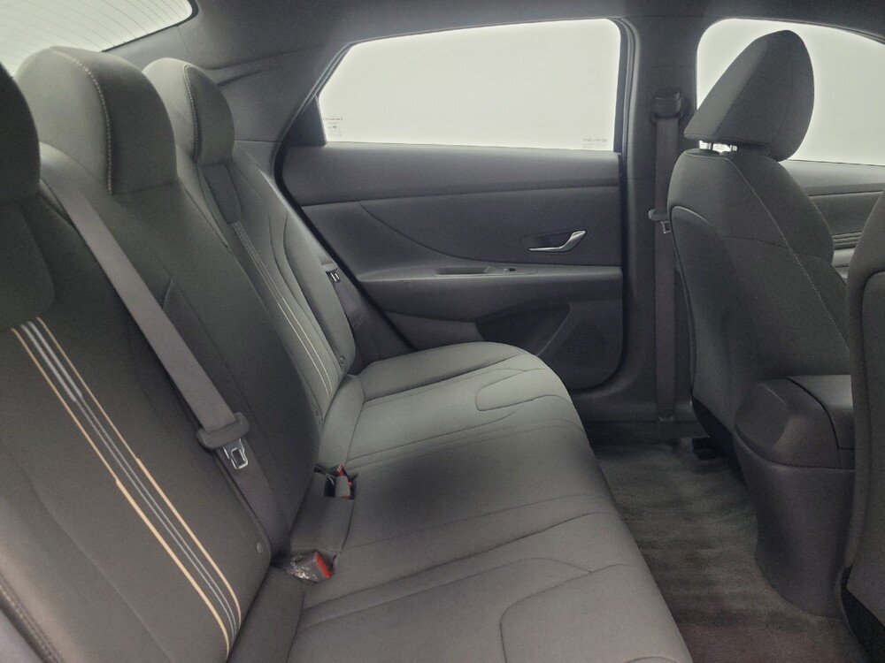 2023 Hyundai Elantra in Indianapolis, IN 46222 - 18128354 19