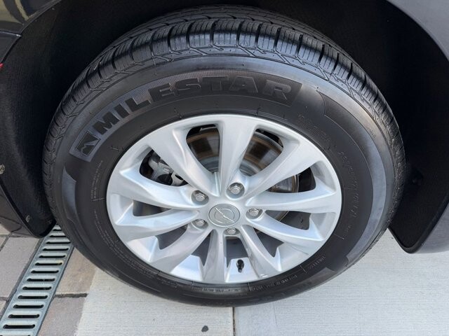 2017 Chrysler Pacifica in Knoxville, TN 37920 - 18128360 30