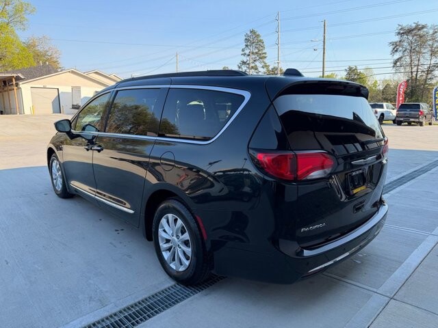 2017 Chrysler Pacifica in Knoxville, TN 37920 - 18128360 4