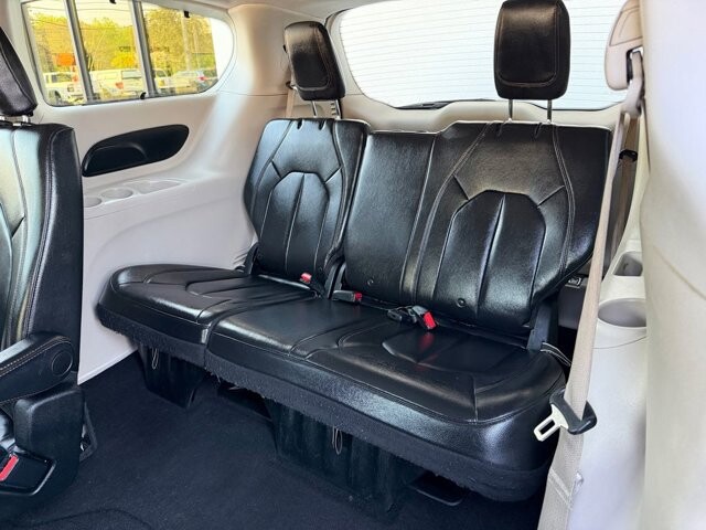 2017 Chrysler Pacifica in Knoxville, TN 37920 - 18128360 13