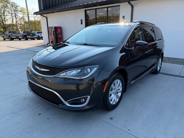 2017 Chrysler Pacifica in Knoxville, TN 37920 - 18128360 5