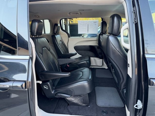 2017 Chrysler Pacifica in Knoxville, TN 37920 - 18128360 14
