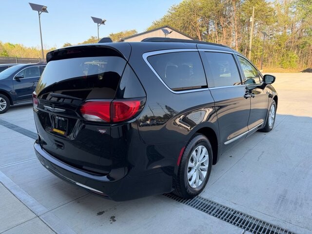 2017 Chrysler Pacifica in Knoxville, TN 37920 - 18128360 2