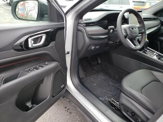 2026 Jeep Compass in Bedford, OH 44146 - 18128367 6