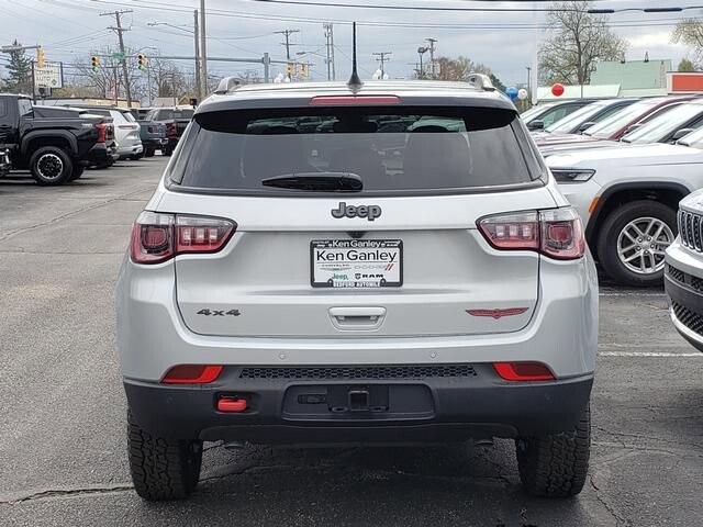 2026 Jeep Compass in Bedford, OH 44146 - 18128367 4