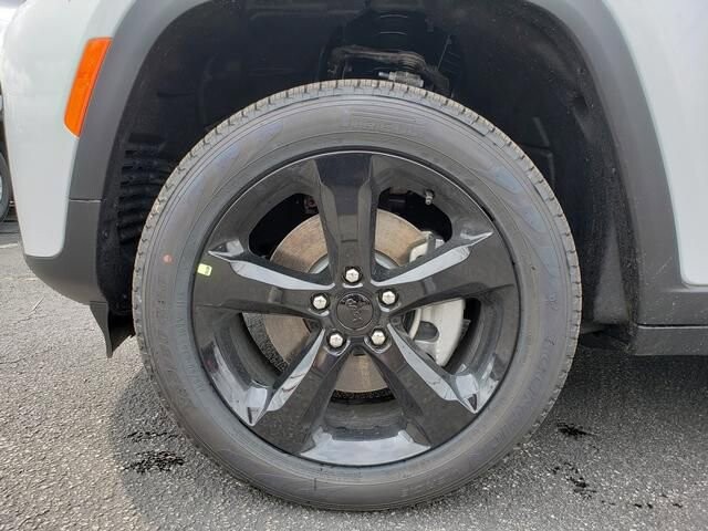 2026 Jeep Grand Cherokee L in Bedford, OH 44146 - 18128370 12