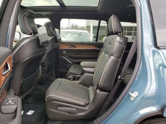 2026 Jeep Grand Cherokee L in Bedford, OH 44146 - 18128373 8