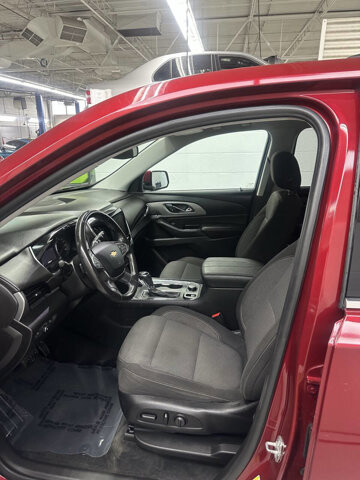 2019 Chevrolet Traverse in Eastpointe, MI 48021 - 18128380 8