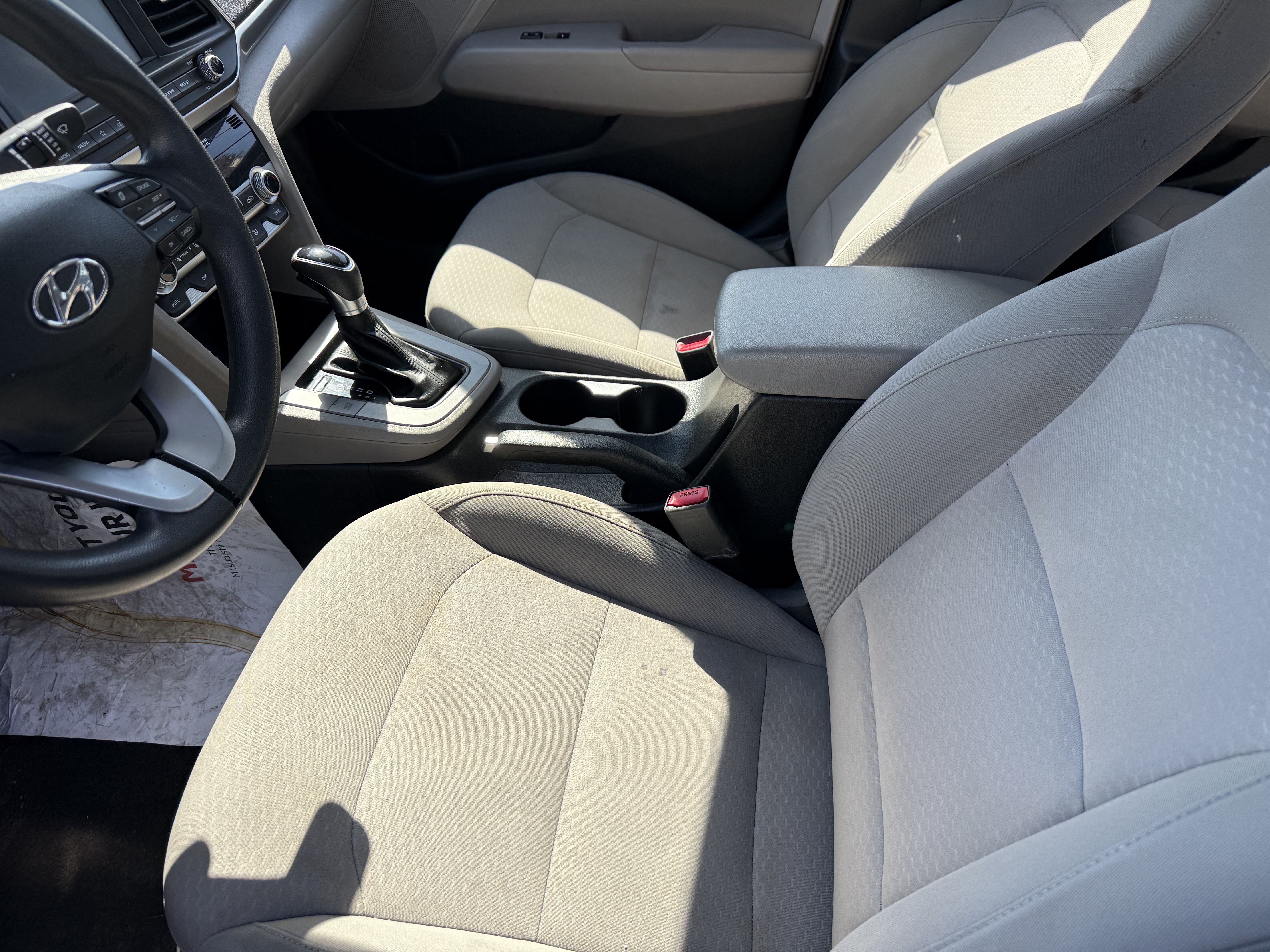 2020 Hyundai Elantra in Phoenix, AZ 85022 - 18128383 9