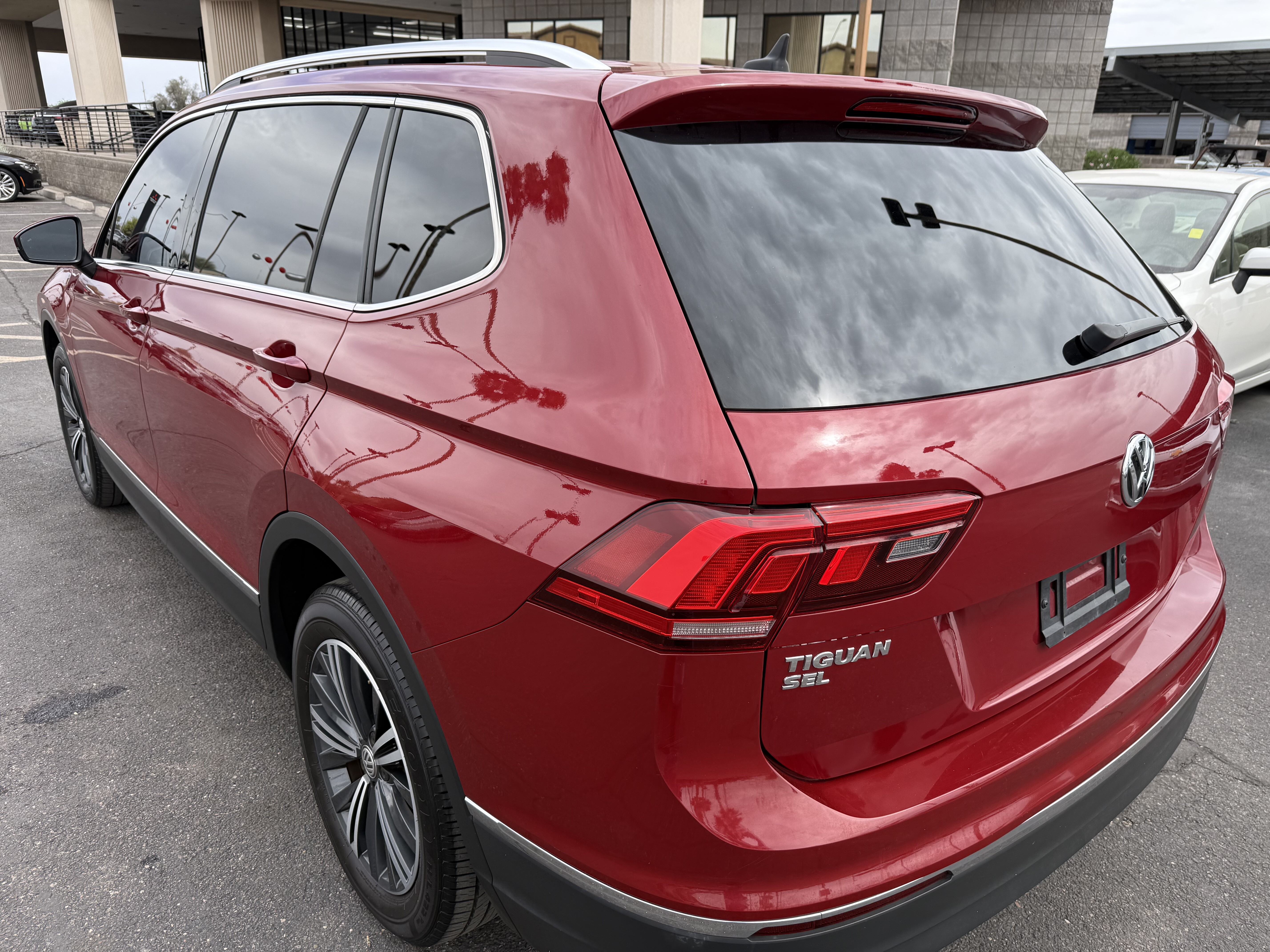 2018 Volkswagen Tiguan in Phoenix, AZ 85022 - 18128384 6