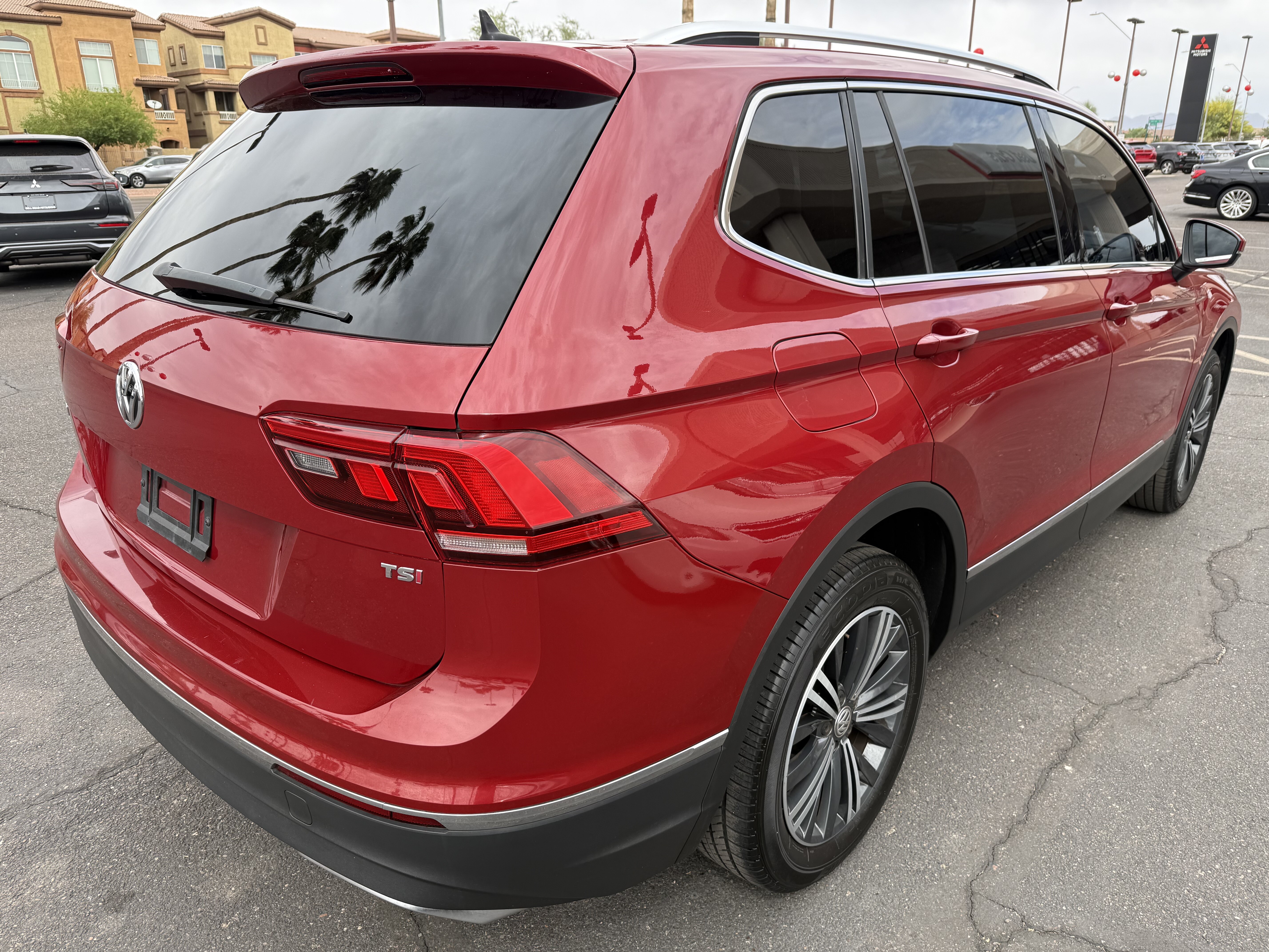 2018 Volkswagen Tiguan in Phoenix, AZ 85022 - 18128384 4
