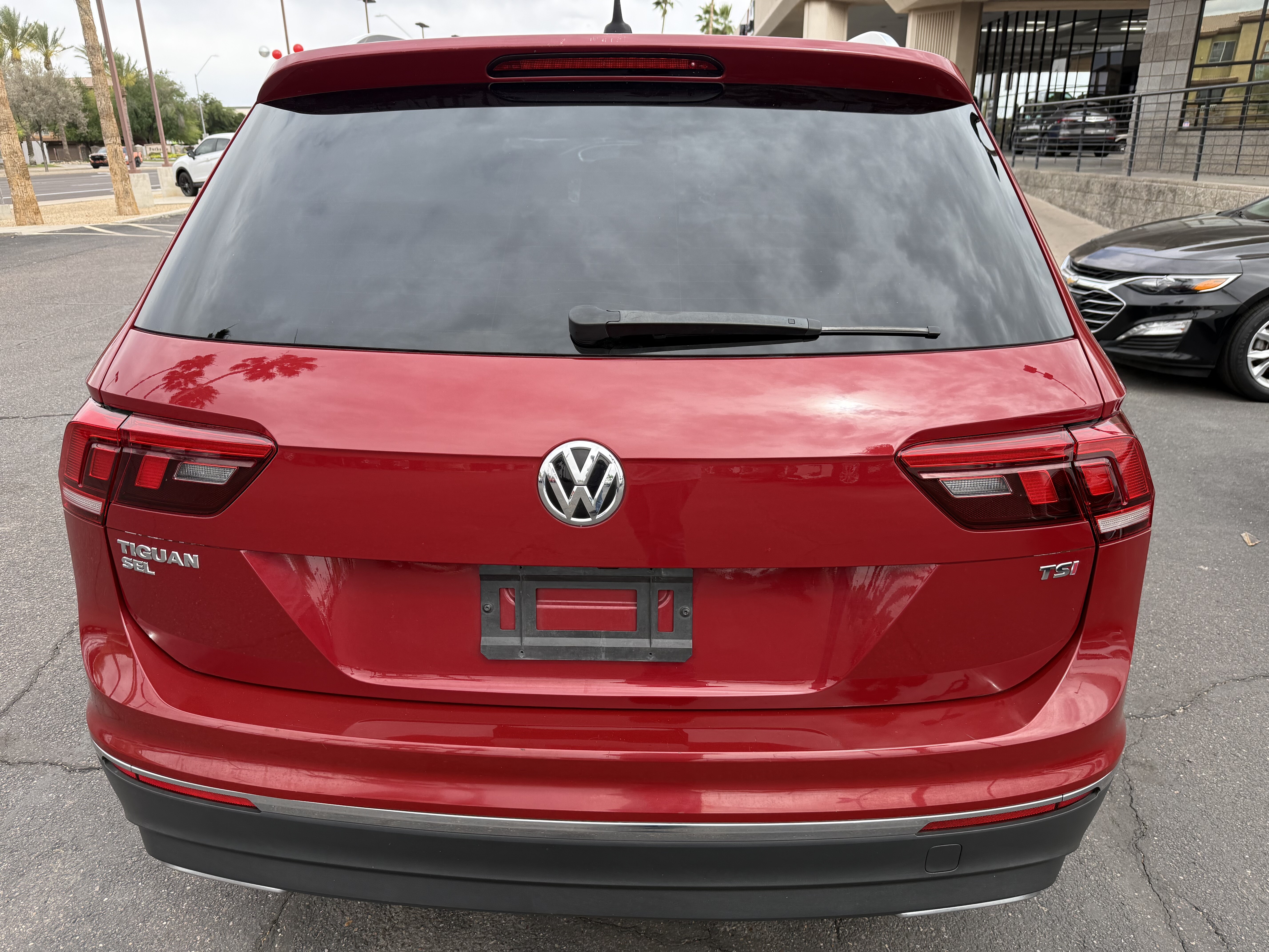 2018 Volkswagen Tiguan in Phoenix, AZ 85022 - 18128384 5