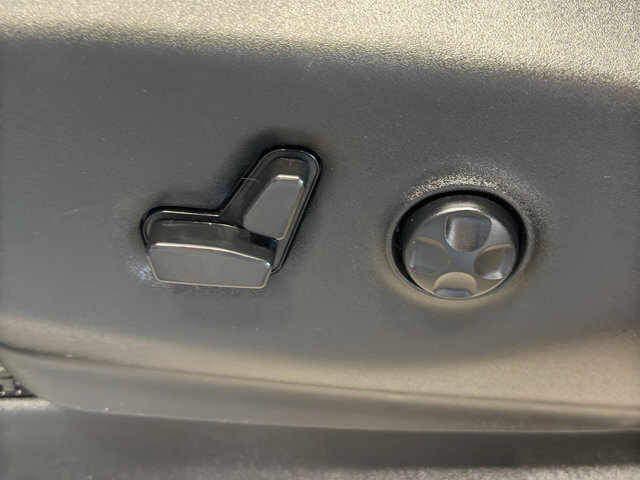 2023 Chrysler Pacifica in Burlington, WI 53105 - 18128389 18