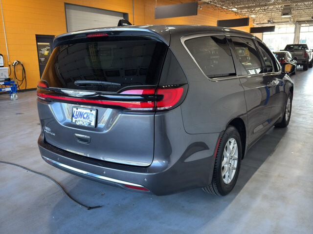 2023 Chrysler Pacifica in Burlington, WI 53105 - 18128389 5