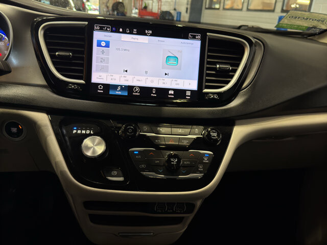 2023 Chrysler Pacifica in Burlington, WI 53105 - 18128389 30