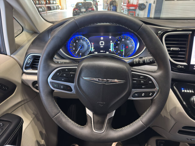 2023 Chrysler Pacifica in Burlington, WI 53105 - 18128389 24