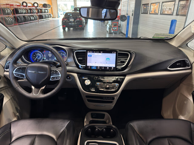 2023 Chrysler Pacifica in Burlington, WI 53105 - 18128389 14