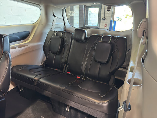 2023 Chrysler Pacifica in Burlington, WI 53105 - 18128389 12
