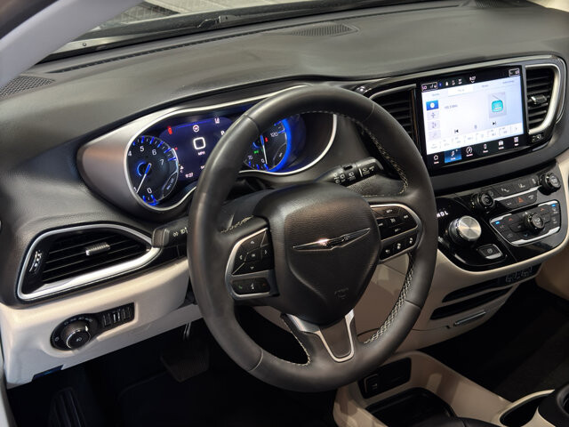 2023 Chrysler Pacifica in Burlington, WI 53105 - 18128389 19