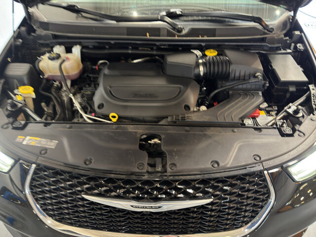 2023 Chrysler Pacifica in Burlington, WI 53105 - 18128390 37