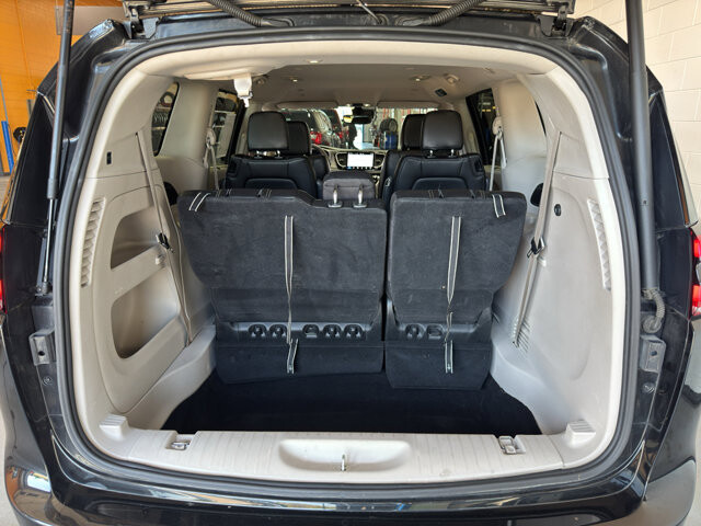 2023 Chrysler Pacifica in Burlington, WI 53105 - 18128390 22
