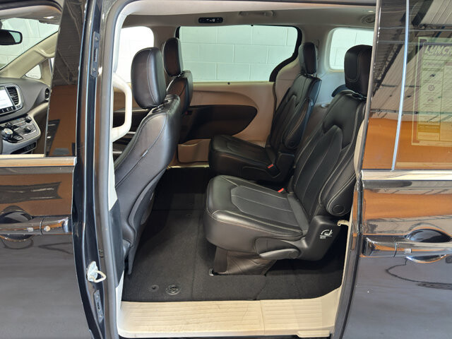 2023 Chrysler Pacifica in Burlington, WI 53105 - 18128390 10