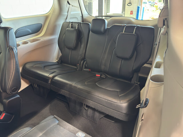 2023 Chrysler Pacifica in Burlington, WI 53105 - 18128390 12