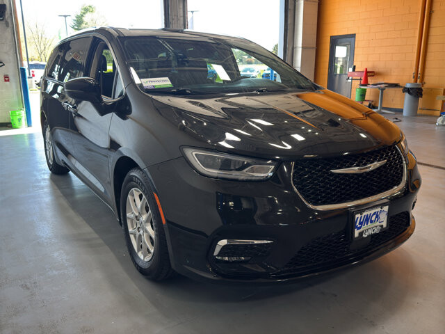 2023 Chrysler Pacifica in Burlington, WI 53105 - 18128390 7
