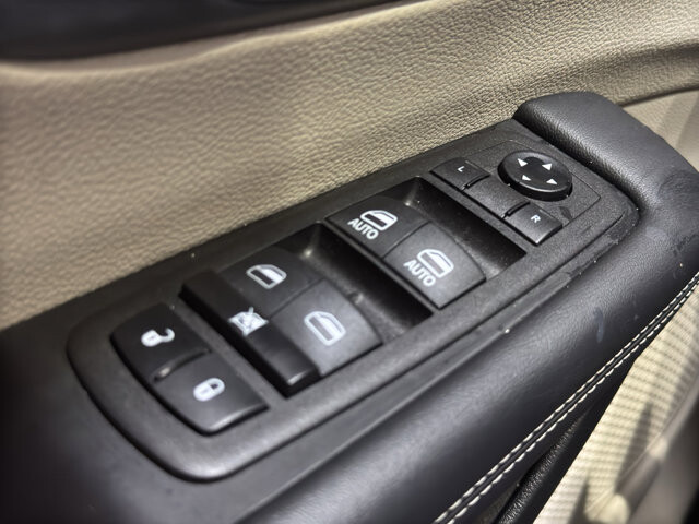 2023 Chrysler Pacifica in Burlington, WI 53105 - 18128392 33